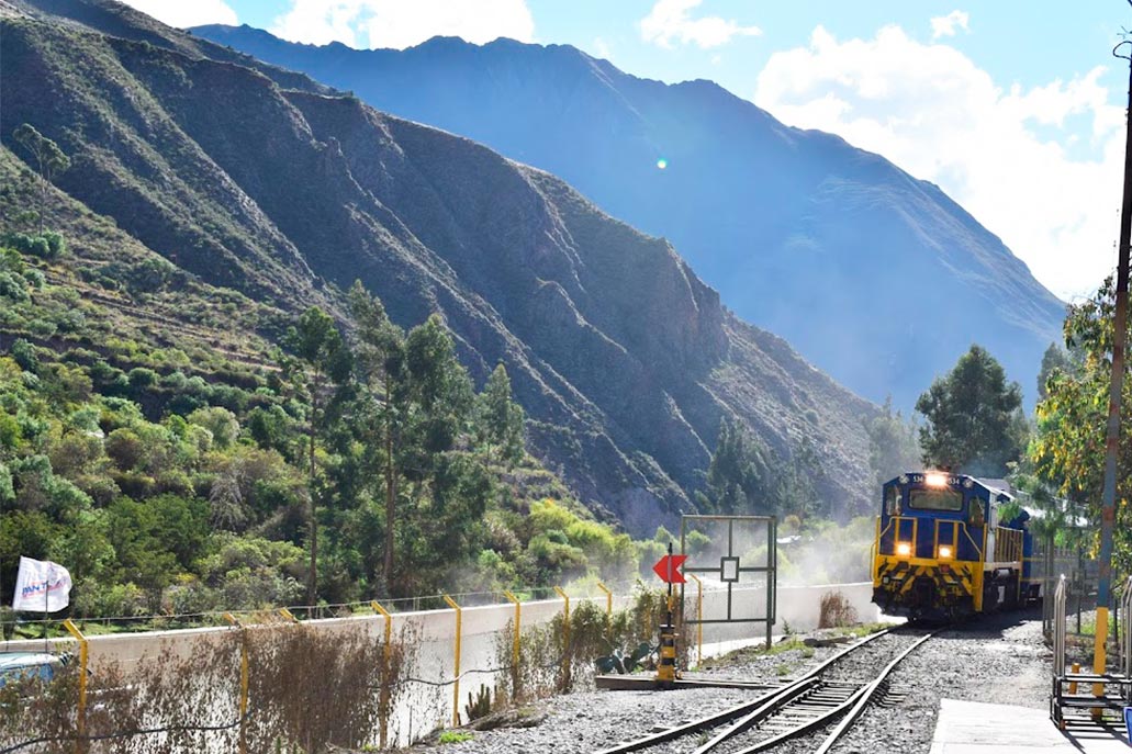 Estación tren Ollantaytambo