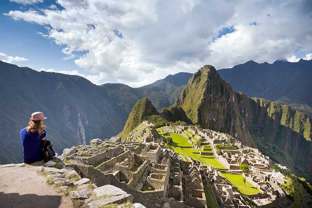 Turista en Machu Picchu - Foto clásica