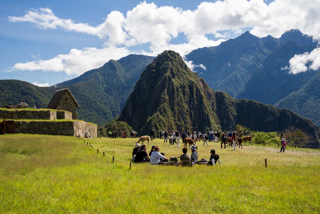 Tourists in Machu Picchu - Panoramic Tour